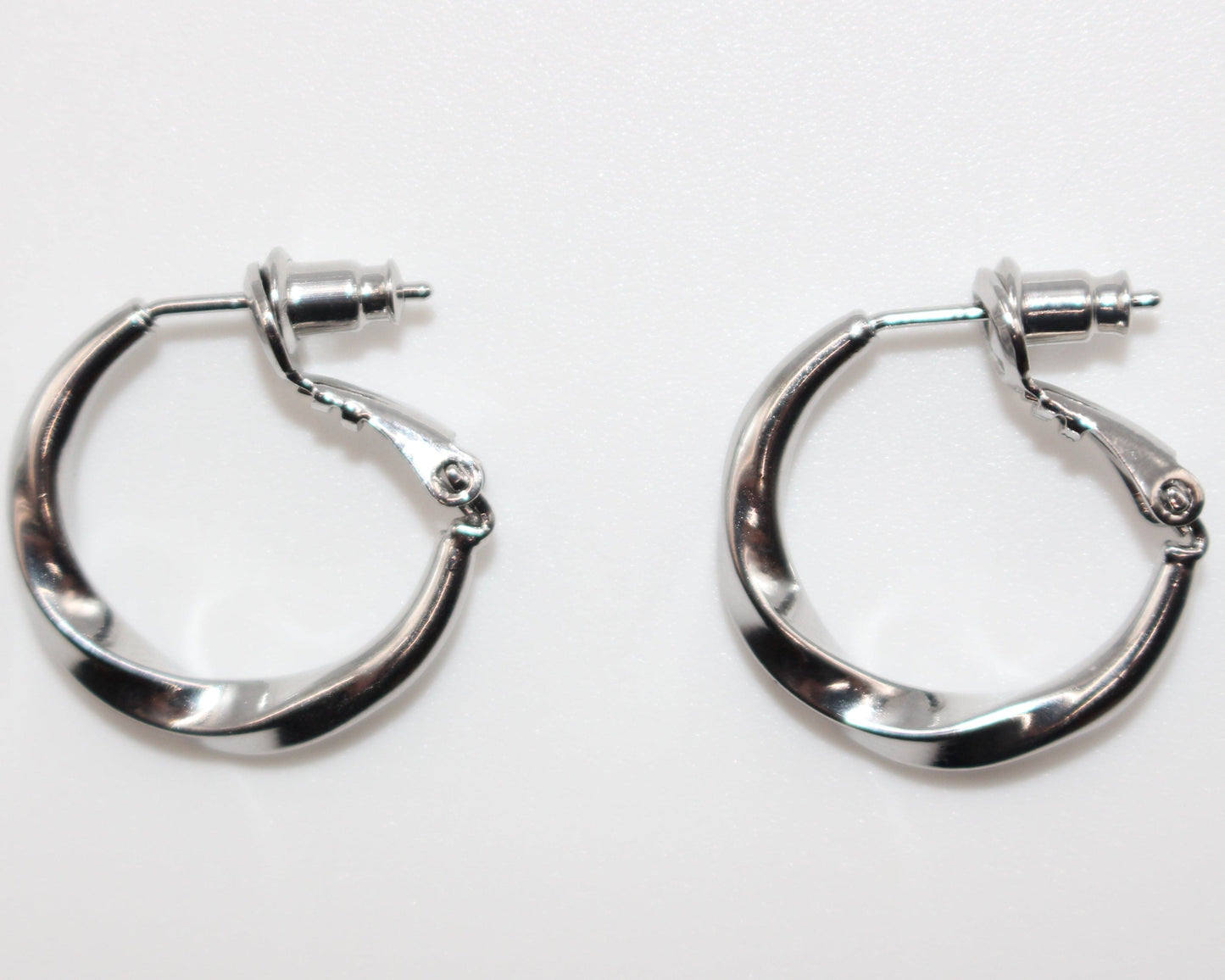 Twisted hoop stud earring